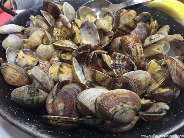 Almejas en el restaurante Maxi.