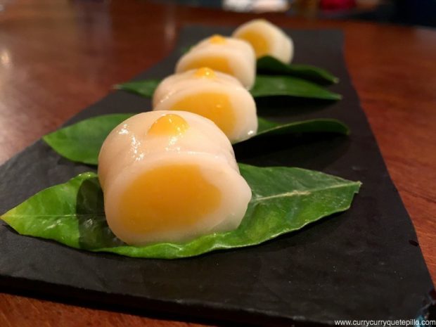 Mochi con esencia de naranja. Dos Palillos.